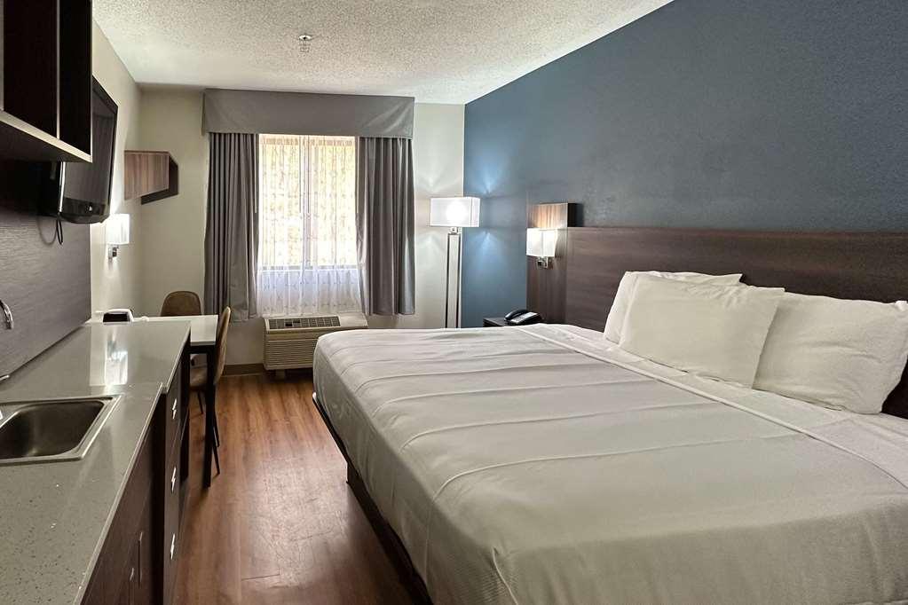 Suburban Studios Lavale - Cumberland La Vale Room photo