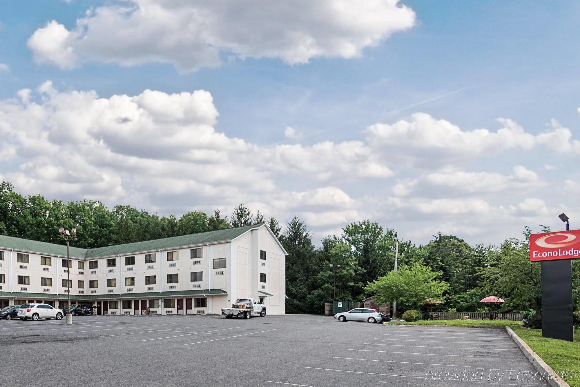 Suburban Studios Lavale - Cumberland La Vale Exterior photo